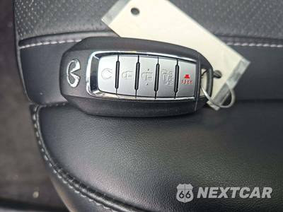2023 INFINITI LUXE - zdjęcie 8 z 21 - miniatura
