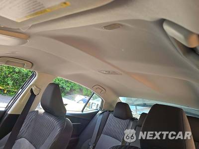 2025 Toyota Camry LE - zdjęcie 10 z 25 - miniatura