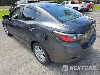 2018 Toyota Yaris iA Sedan - zdjęcie 2 z 27 - miniatura