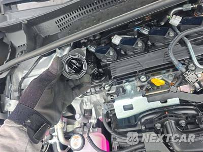 2025 Toyota Prius LE - zdjęcie 21 z 23 - miniatura