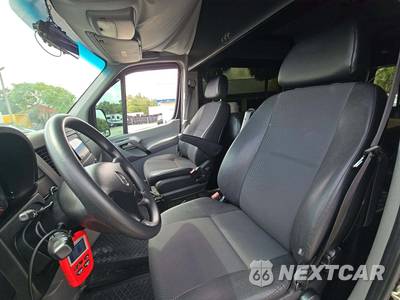 2018 Mercedes-Benz Sprinter 2500 Passenger Van High Roof 144.3" WB - zdjęcie 6 z 25 - miniatura
