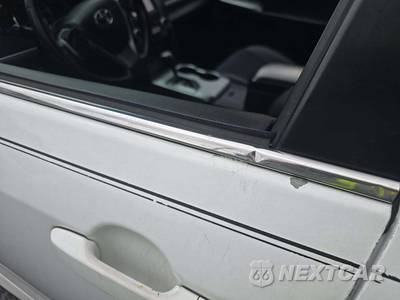 2014 Toyota Camry SE - zdjęcie 28 z 40 - miniatura