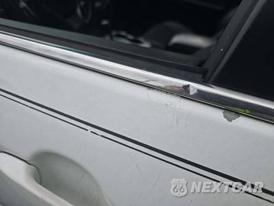 2014 Toyota Camry SE - zdjęcie 27 z 40 - miniatura