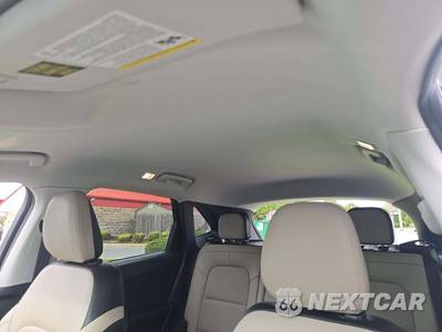 2022 Ford Escape SEL - zdjęcie 8 z 26 - miniatura