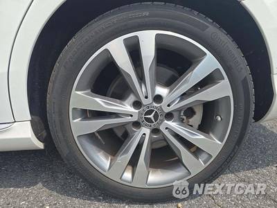 2020 Mercedes-Benz C 300 Sedan - zdjęcie 24 z 28 - miniatura