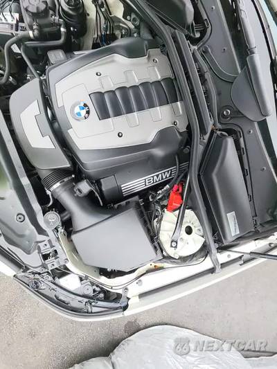 2010 BMW 5 Series Sedan 550i - zdjęcie 23 z 23 - miniatura