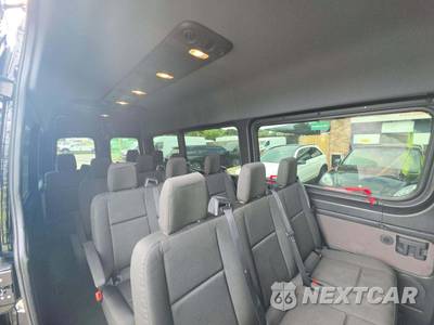 2025 Mercedes-Benz Sprinter 2500 Passenger Van High Roof 170.0" WB - zdjęcie 17 z 23 - miniatura