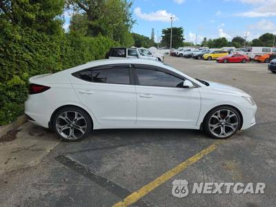 2019 Hyundai Elantra SE Sedan - zdjęcie 4 z 22 - miniatura