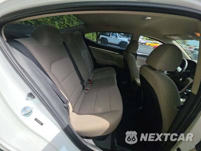 2019 Hyundai Elantra SE Sedan - zdjęcie 16 z 22 - miniatura