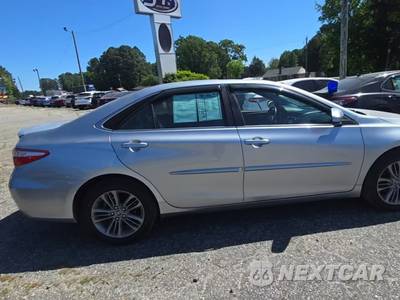 2017 Toyota Camry SE - zdjęcie 5 z 25 - miniatura