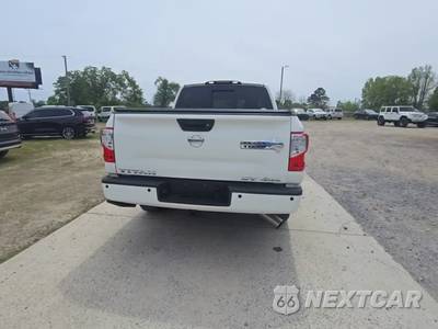 2019 Nissan TITAN SV Crew Cab Short Bed - zdjęcie 4 z 27 - miniatura