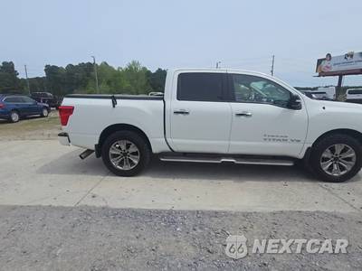 2019 Nissan TITAN SV Crew Cab Short Bed - zdjęcie 5 z 27 - miniatura
