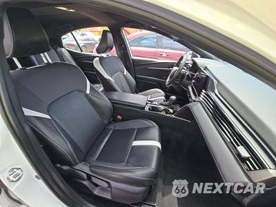 2025 Toyota Camry SE - zdjęcie 18 z 22 - miniatura