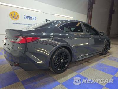 2025 Toyota Camry SE - zdjęcie 3 z 26 - miniatura