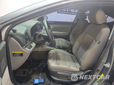 2017 Hyundai Elantra SE Sedan - zdjęcie 6 z 29 - miniatura