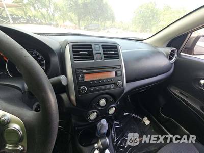2014 Nissan Versa SV - zdjęcie 10 z 31 - miniatura