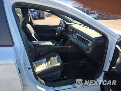 2025 Toyota Camry XSE - zdjęcie 18 z 24 - miniatura