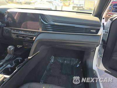 2025 Toyota Camry XSE - zdjęcie 19 z 24 - miniatura