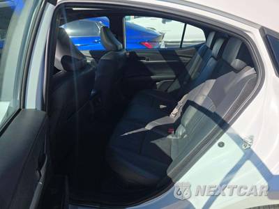 2025 Toyota Camry XSE - zdjęcie 13 z 24 - miniatura