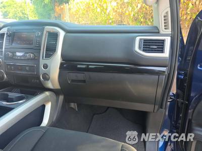 2019 Nissan TITAN SV Crew Cab Short Bed - zdjęcie 19 z 24 - miniatura