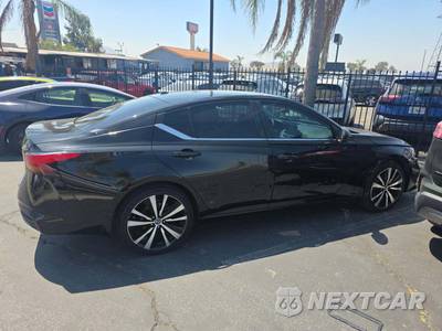 2021 Nissan Altima SR - zdjęcie 4 z 31 - miniatura