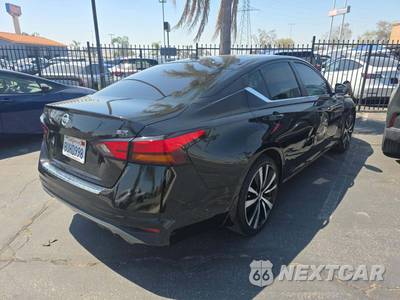 2021 Nissan Altima SR - zdjęcie 3 z 31 - miniatura