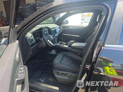 2024 Volkswagen Atlas Cross Sport 2.0T SE w/Technology - zdjęcie 6 z 23 - miniatura