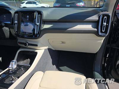 2023 Volvo XC40 B5 Plus Dark Theme - zdjęcie 19 z 23 - miniatura