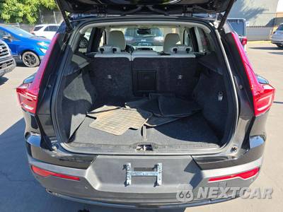 2023 Volvo XC40 B5 Plus Dark Theme - zdjęcie 14 z 23 - miniatura