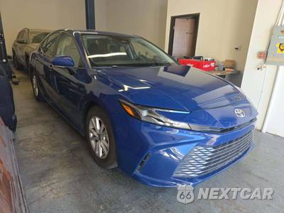 2025 Toyota Camry LE - zdjęcie 4 z 21 - miniatura