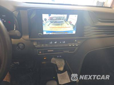 2025 Toyota Camry LE - zdjęcie 10 z 21 - miniatura