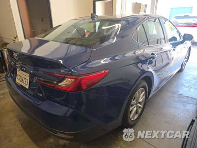 2025 Toyota Camry LE - zdjęcie 3 z 21 - miniatura