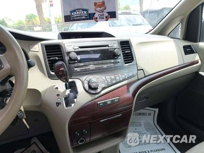 2011 Toyota Sienna XLE 8-Passenger 119.3" WB - zdjęcie 10 z 23 - miniatura