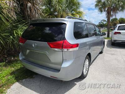 2011 Toyota Sienna XLE 8-Passenger 119.3" WB - zdjęcie 3 z 23 - miniatura