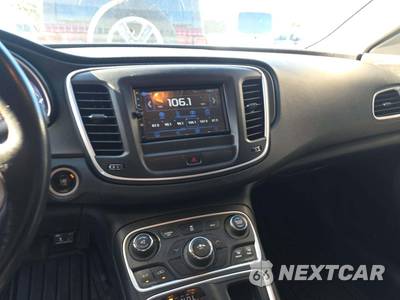 2015 Chrysler 200 Limited - zdjęcie 10 z 20 - miniatura