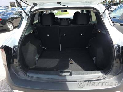 2025 Nissan Kicks SV - zdjęcie 14 z 20 - miniatura