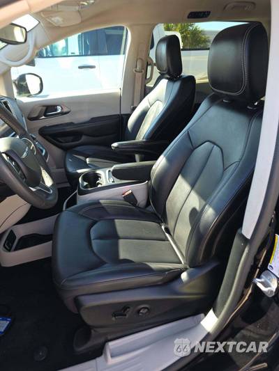 2024 Chrysler Pacifica Touring L 121.6" WB - zdjęcie 6 z 24 - miniatura
