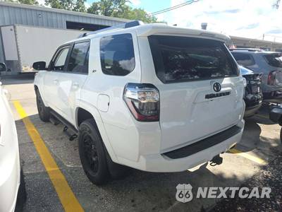 2021 Toyota 4Runner SR5 - zdjęcie 2 z 22 - miniatura