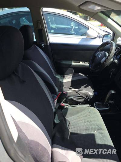 2012 Nissan Versa 1.8 S Hatchback - zdjęcie 18 z 20 - miniatura