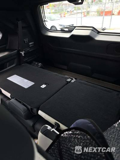 2024 Toyota Sequoia Capstone - zdjęcie 14 z 21 - miniatura