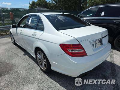 2013 Mercedes-Benz C 250 Sedan - zdjęcie 2 z 20 - miniatura