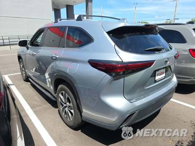 2023 Toyota Highlander XLE - zdjęcie 2 z 23 - miniatura