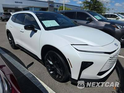 2025 Toyota Crown Signia Limited - zdjęcie 4 z 20 - miniatura