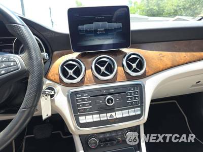 2019 Mercedes-Benz GLA 250 4MATIC - zdjęcie 9 z 21 - miniatura