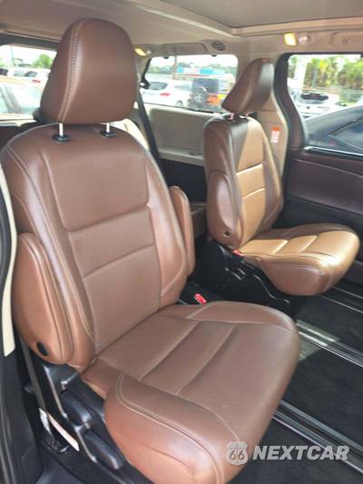 2018 Toyota Sienna Limited Premium 7-Passenger 119.3" WB - zdjęcie 17 z 25 - miniatura