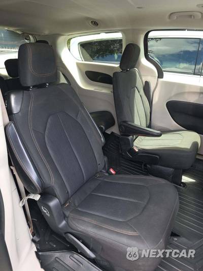 2017 Chrysler Pacifica LX 121.6" WB - zdjęcie 17 z 25 - miniatura