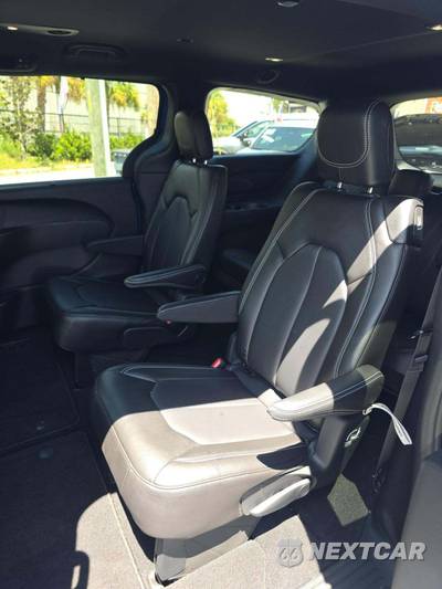 2027 Chrysler Pacifica Select 121.6" WB - zdjęcie 13 z 22 - miniatura