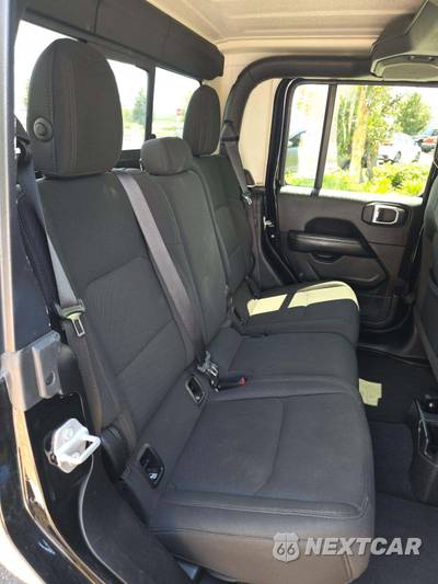 2022 Jeep Gladiator Overland Crew Cab Medium Bed - zdjęcie 16 z 22 - miniatura