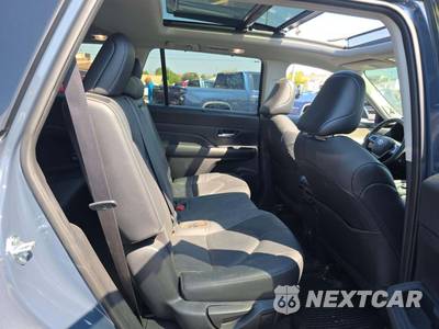 2025 Toyota Grand Highlander Limited - zdjęcie 14 z 19 - miniatura