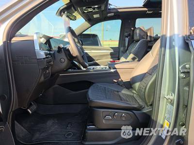 2026 Cadillac Escalade V-Series 1SD - zdjęcie 3 z 21 - miniatura